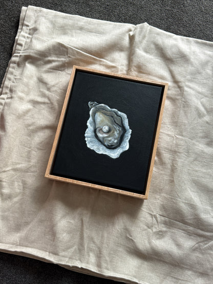 moon in an oyster